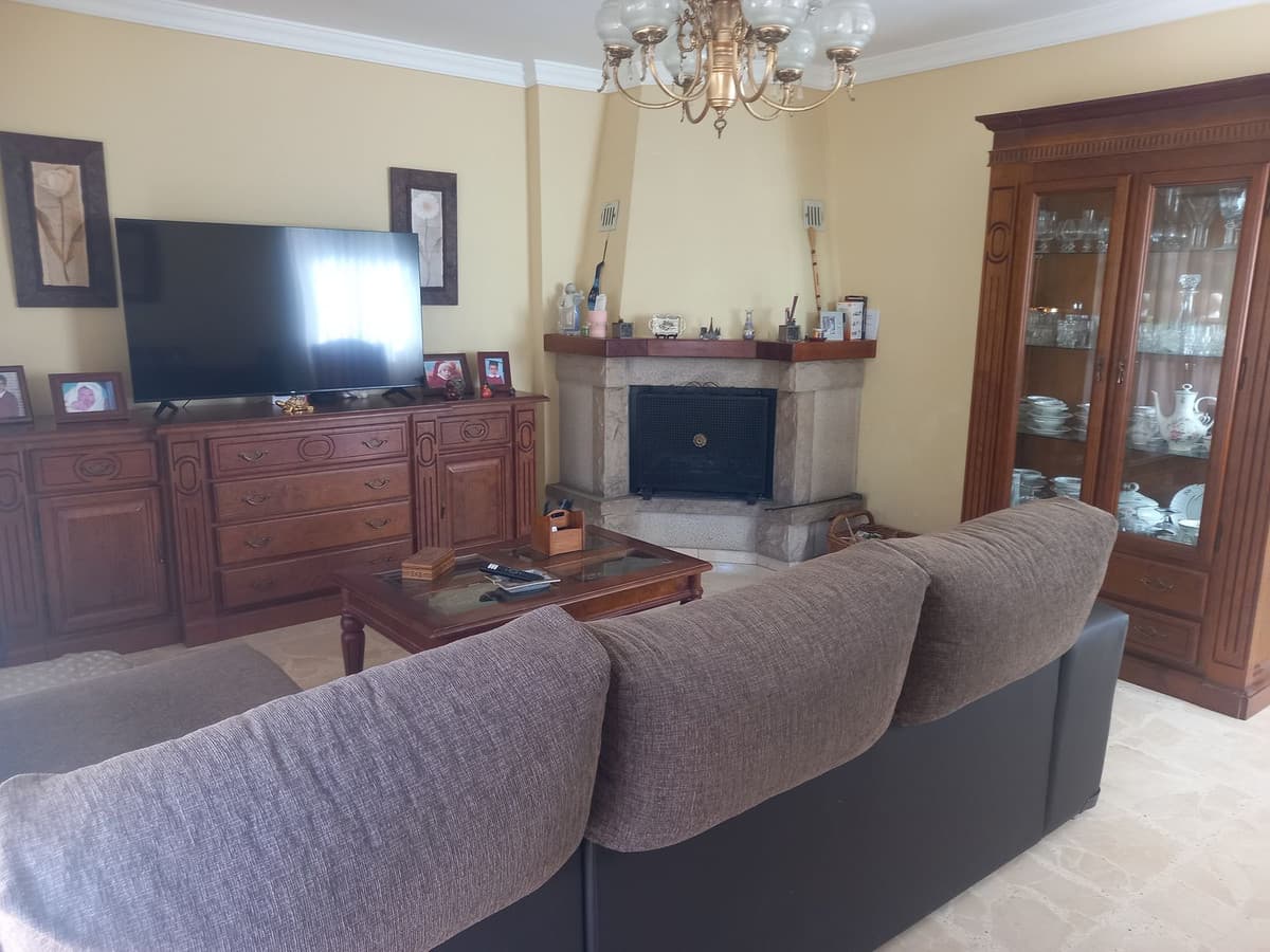 Semi-Detached House in Estepona — photo 3 of 10