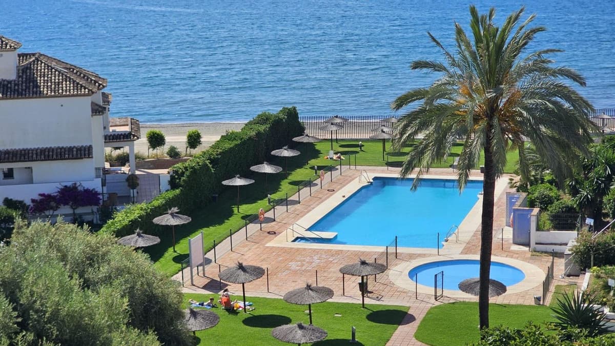 Top Floor Apartment in Estepona — photo 1 of 10