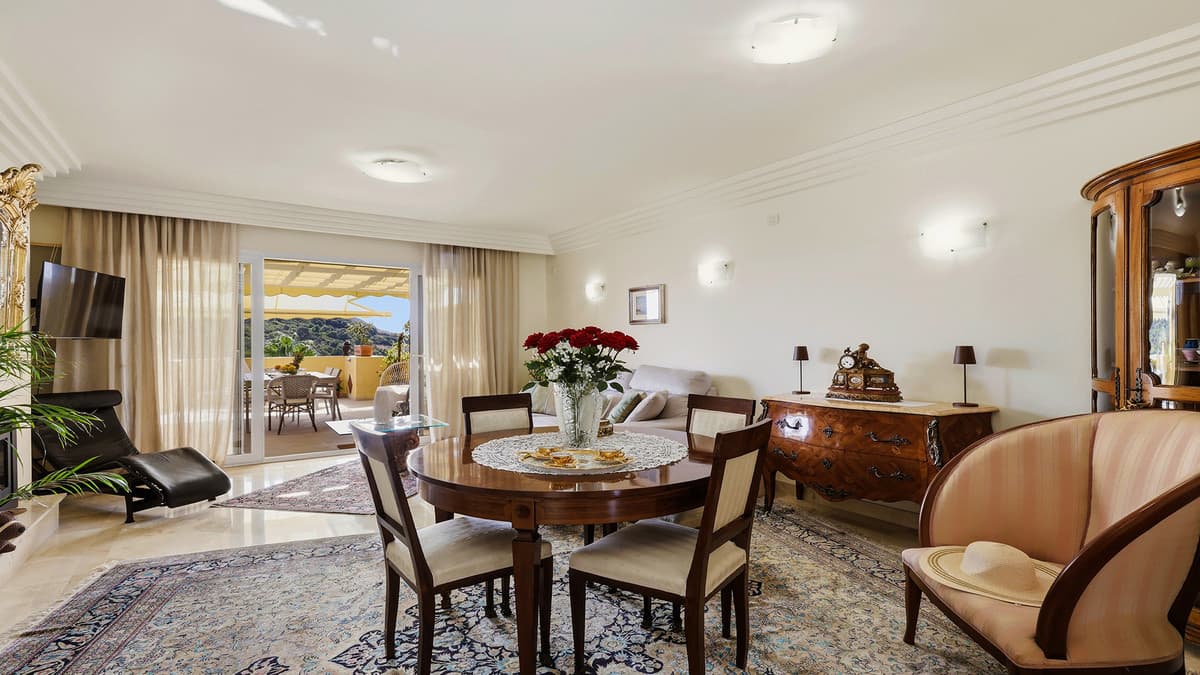 Middle Floor Apartment in Casares — photo 6 of 10