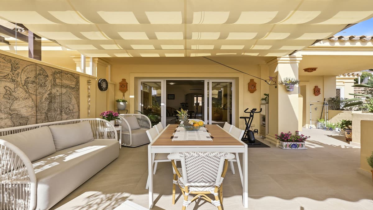 Middle Floor Apartment in Casares — photo 7 of 10