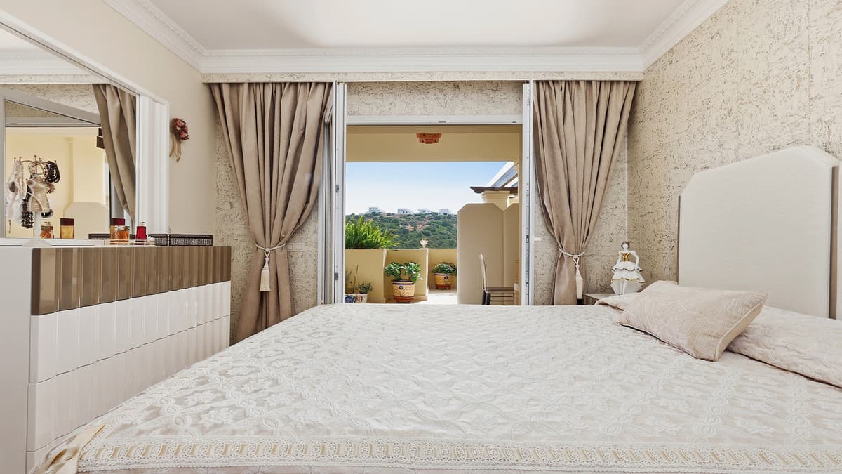 Middle Floor Apartment in Casares — photo 10 of 10