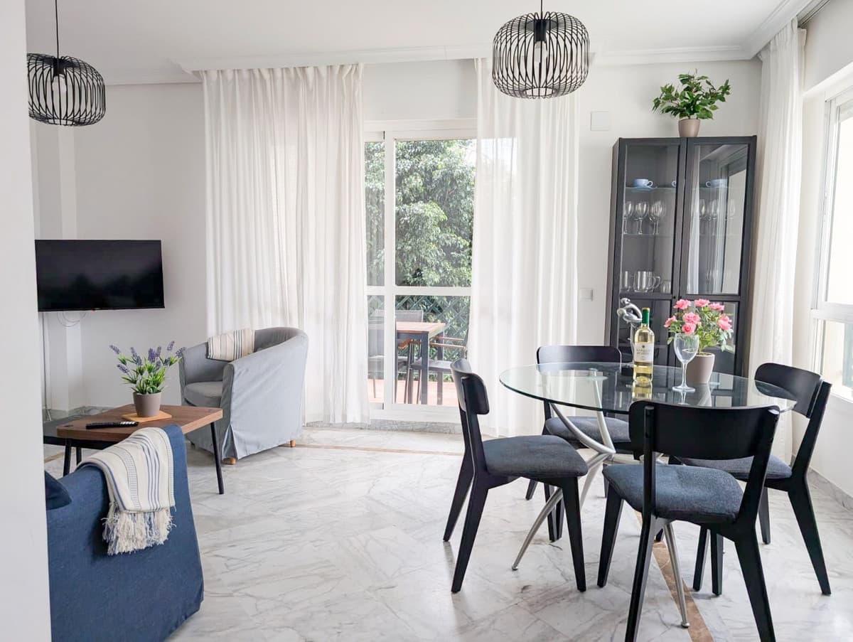 Middle Floor Apartment in Marbella — photo 2 of 10