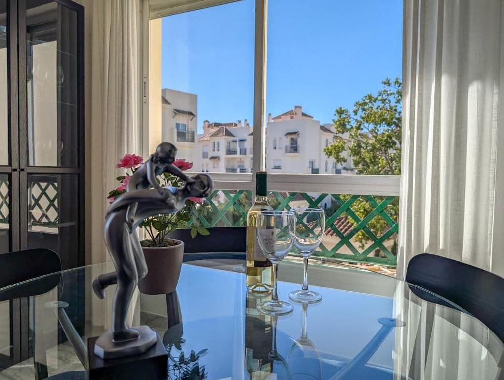 Middle Floor Apartment in Marbella — photo 5 of 10