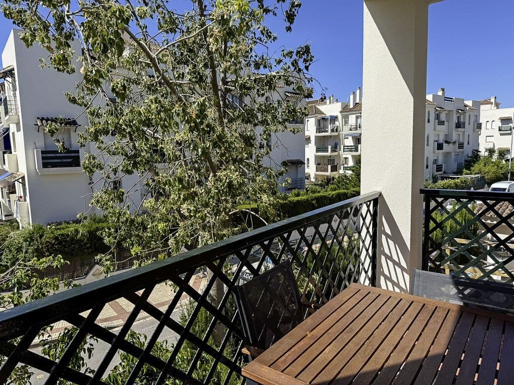 Middle Floor Apartment in Marbella — photo 7 of 10