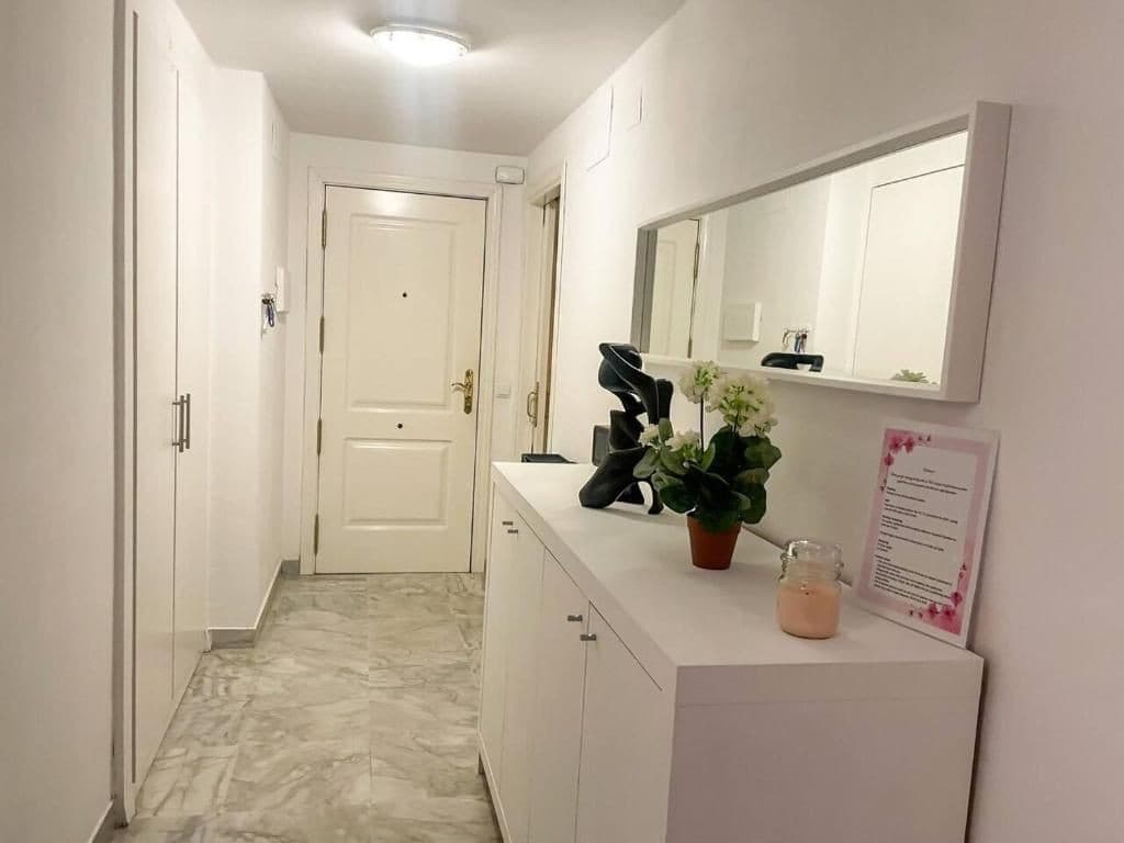 Middle Floor Apartment in Marbella — photo 10 of 10