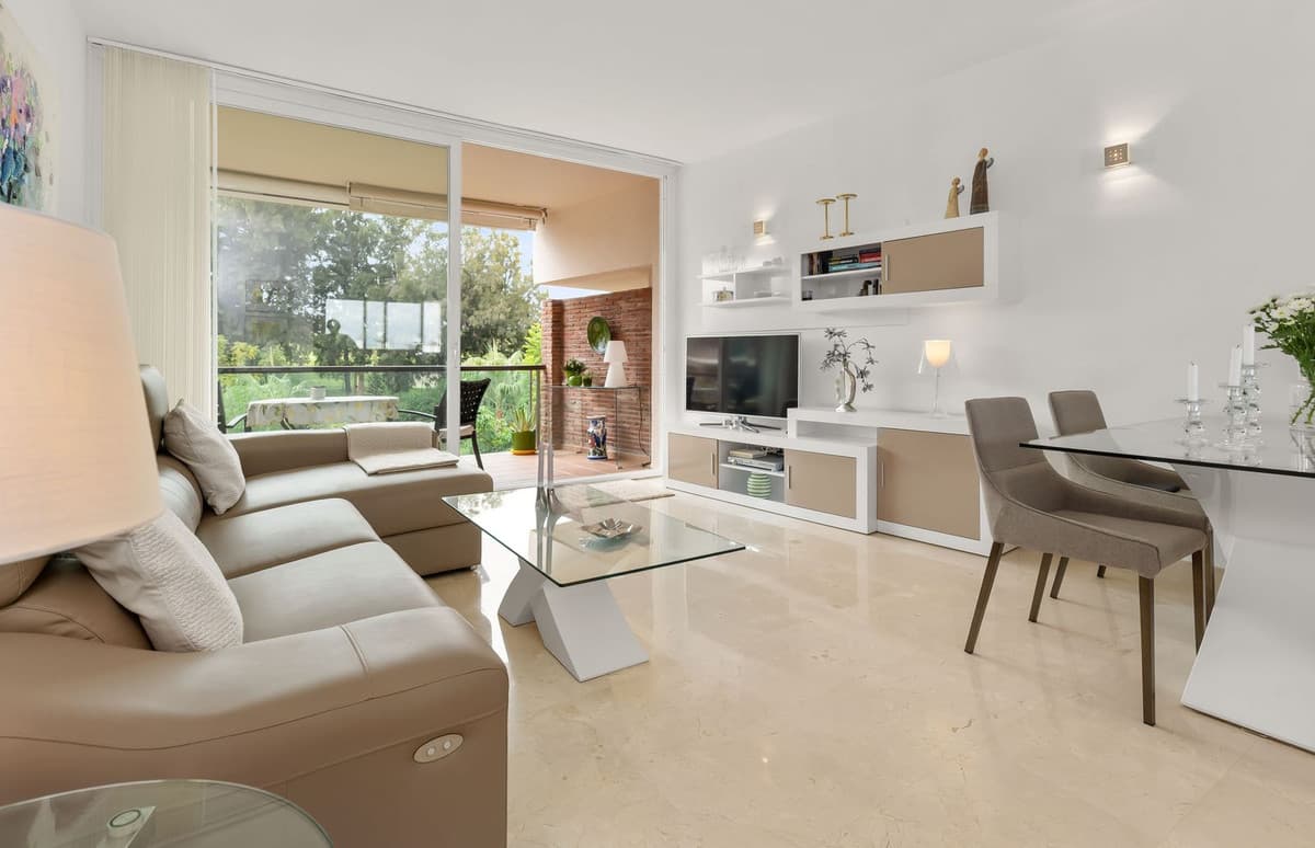 Middle Floor Apartment in Miraflores — photo 5 of 10