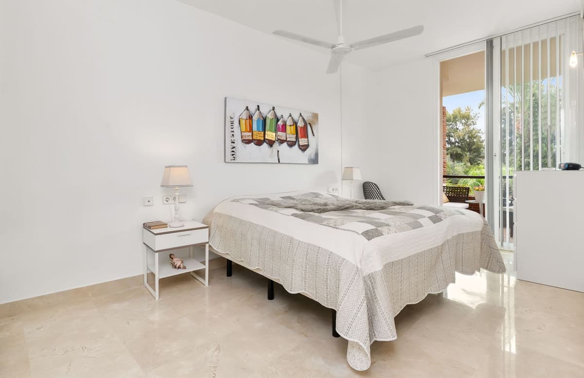 Middle Floor Apartment in Miraflores — photo 7 of 10
