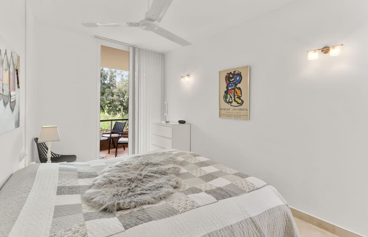 Middle Floor Apartment in Miraflores — photo 9 of 10