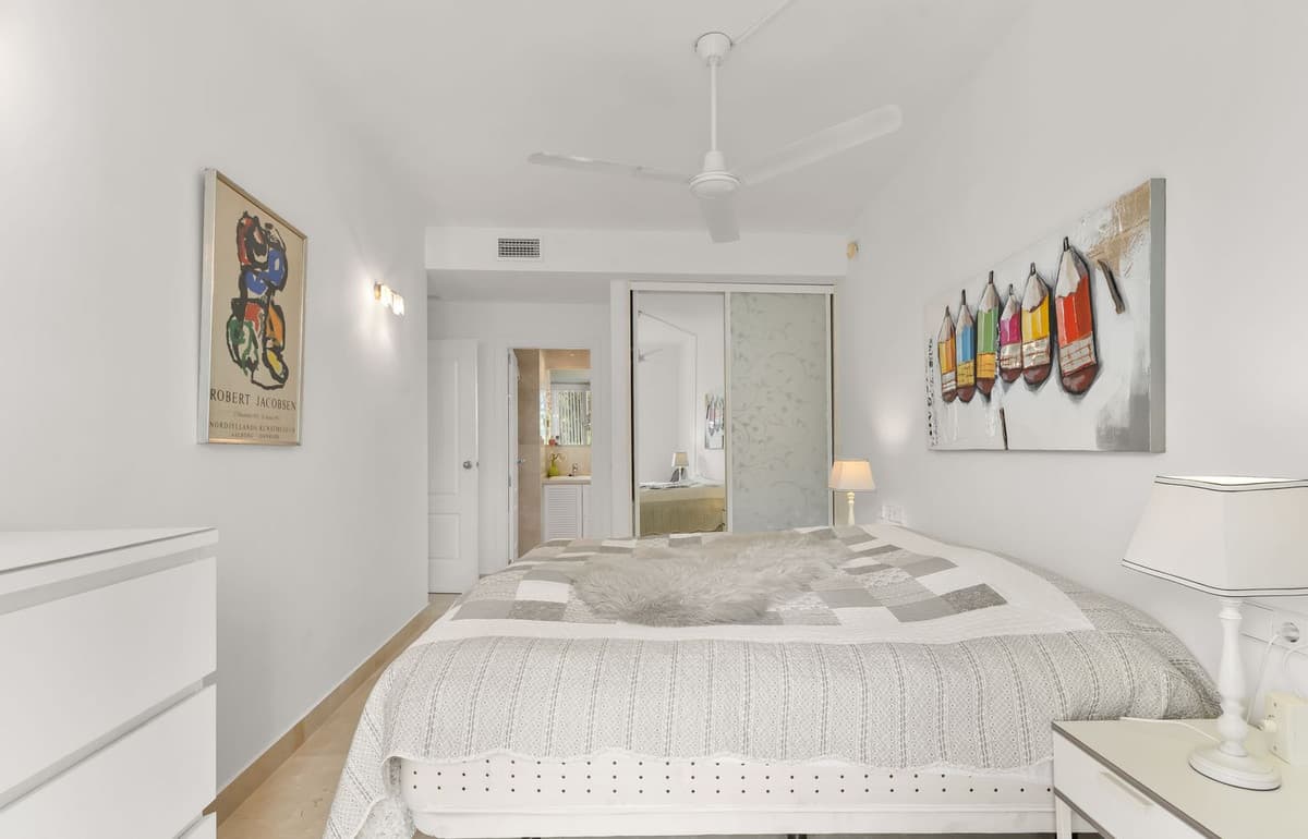 Middle Floor Apartment in Miraflores — photo 10 of 10