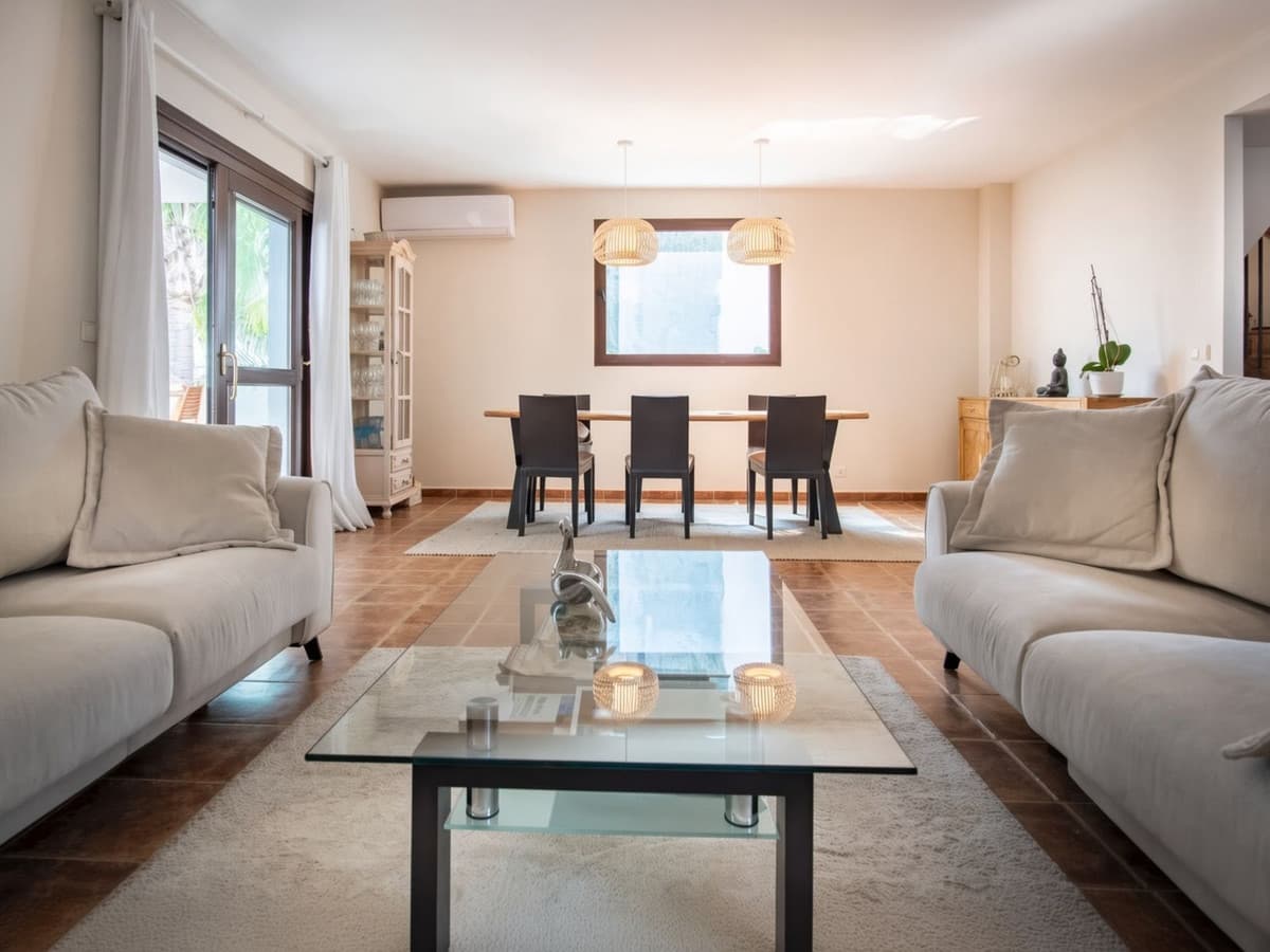 Semi-Detached House in El Paraiso — photo 4 of 10