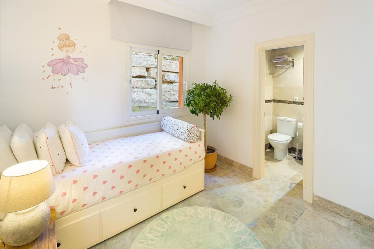 Ground Floor Apartment in Nueva Andalucía — photo 10 of 10