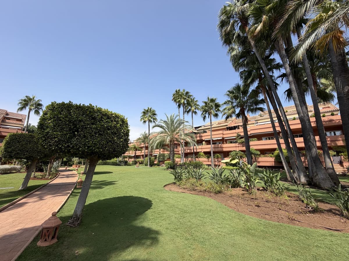 Ground Floor Apartment in Puerto Banús — photo 1 of 10