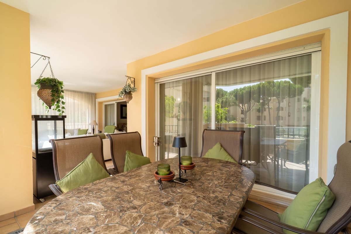 Middle Floor Apartment in Elviria — photo 8 of 10