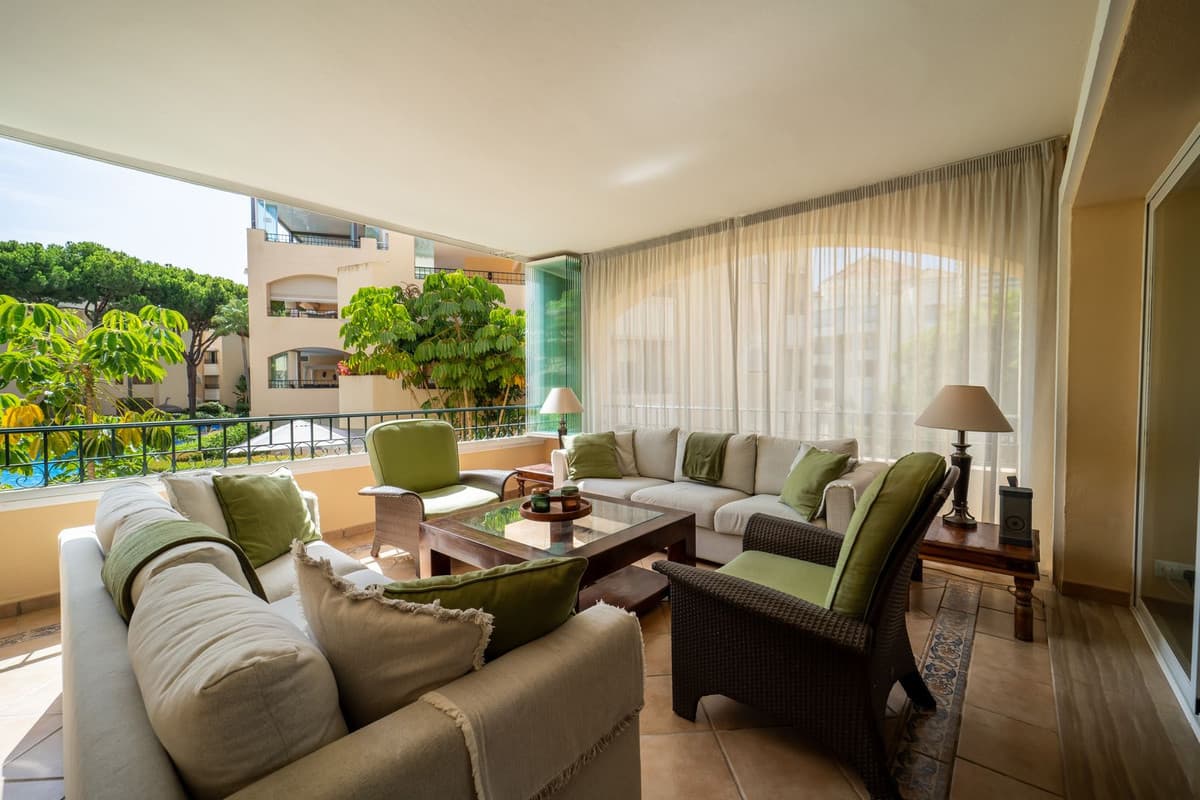 Middle Floor Apartment in Elviria — photo 10 of 10