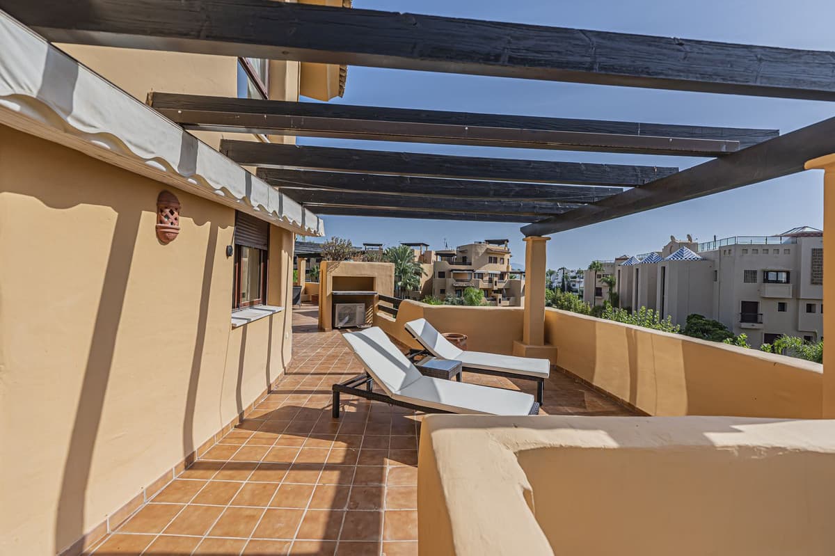 Middle Floor Apartment in Costalita — photo 7 of 10