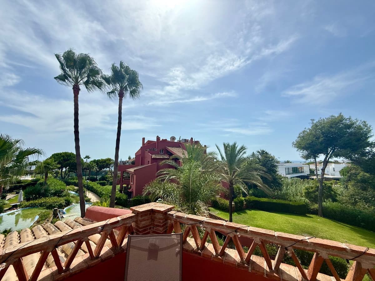 Penthouse Duplex in Elviria — photo 1 of 10
