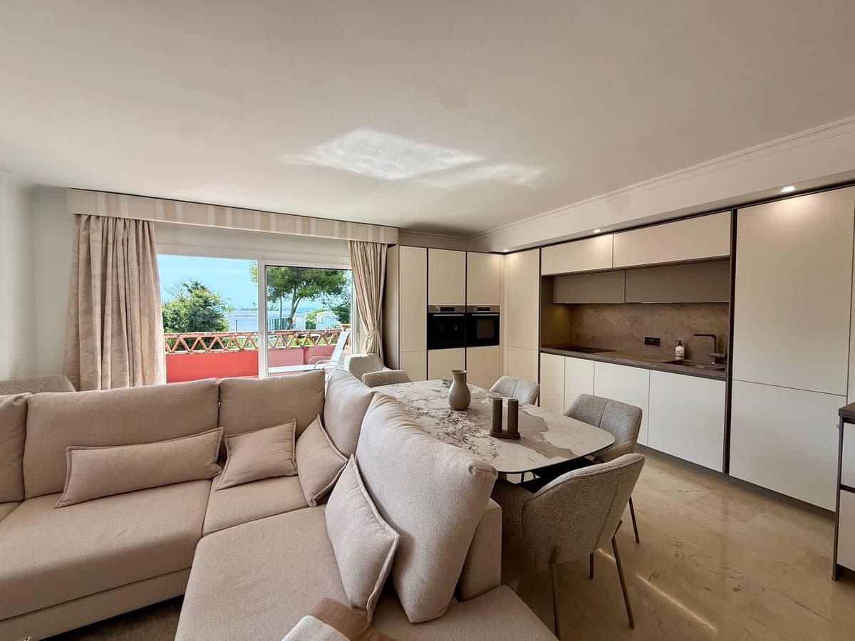 Penthouse Duplex in Elviria — photo 4 of 10