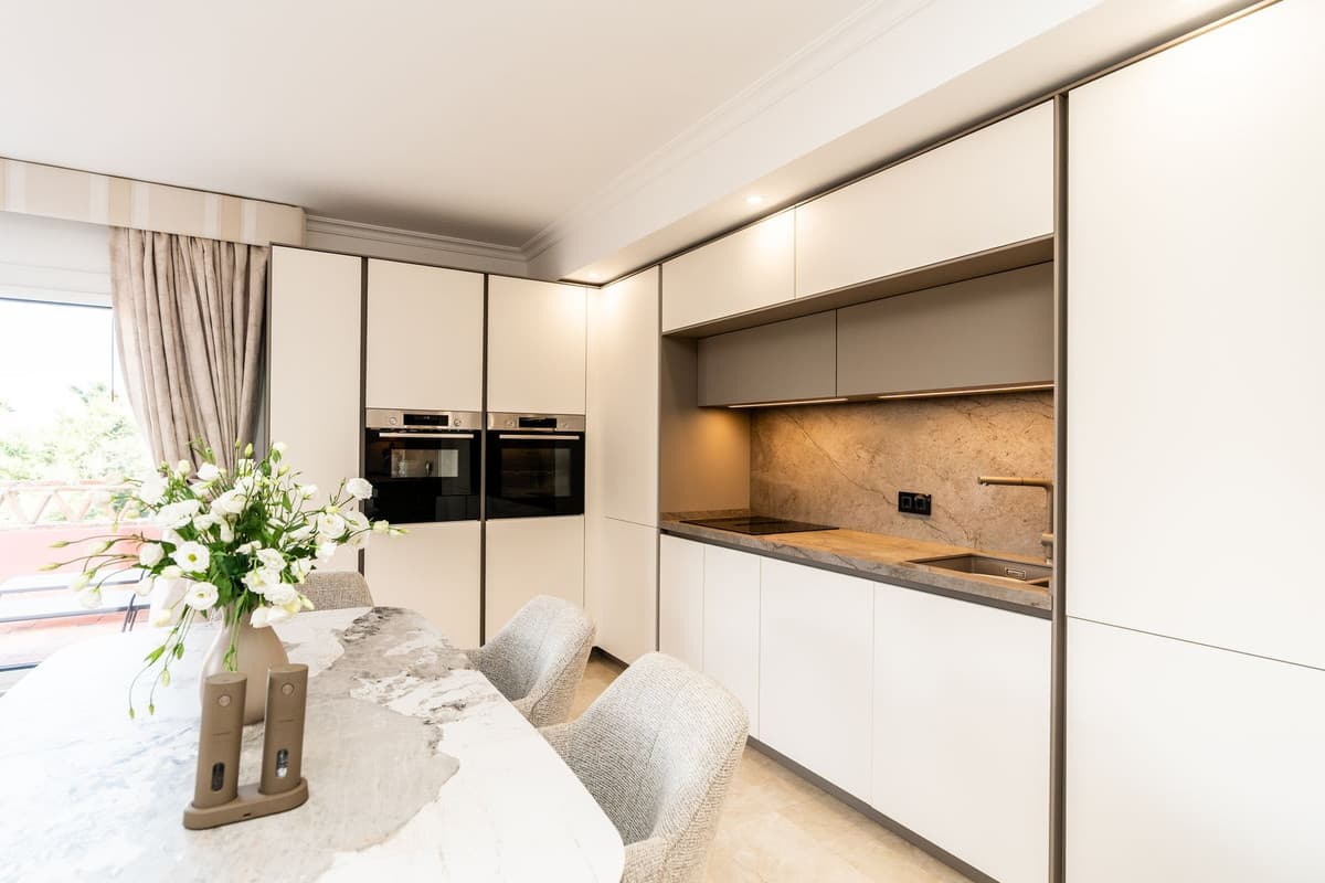 Penthouse Duplex in Elviria — photo 5 of 10