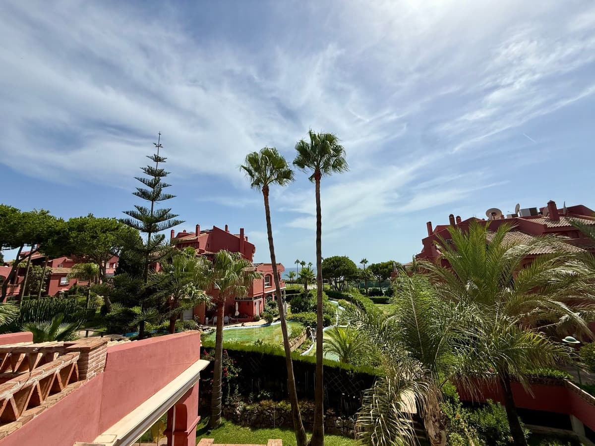 Penthouse Duplex in Elviria — photo 6 of 10