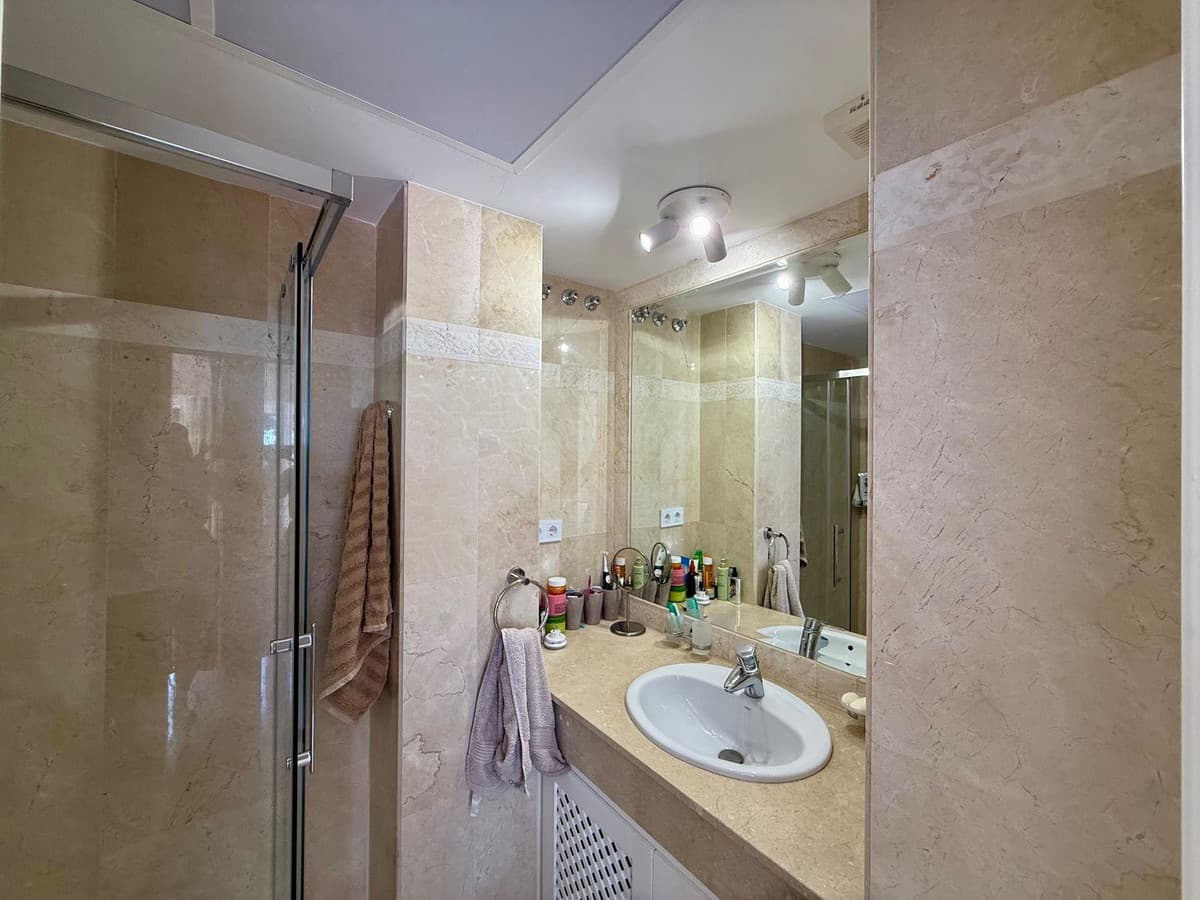 Penthouse Duplex in Elviria — photo 9 of 10