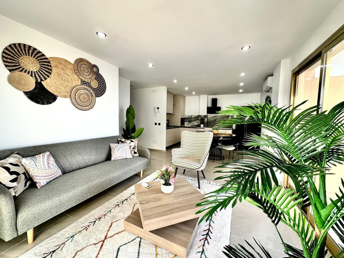 Middle Floor Apartment in Fuengirola — photo 1 of 10