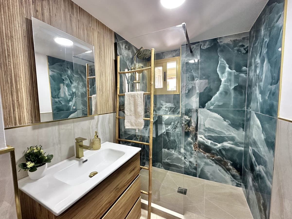 Middle Floor Apartment in Fuengirola — photo 5 of 10