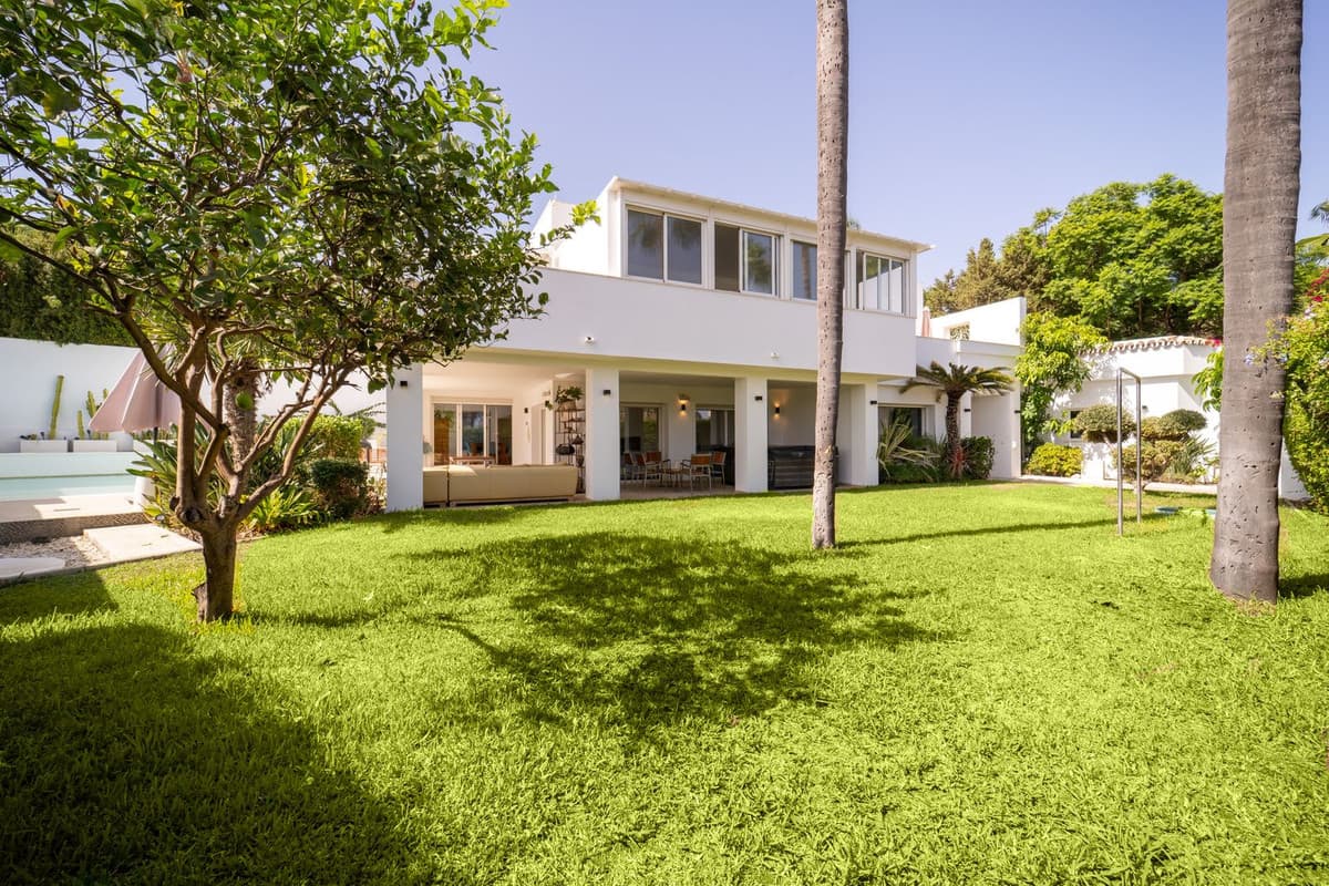 Detached Villa in Marbesa — photo 2 of 10