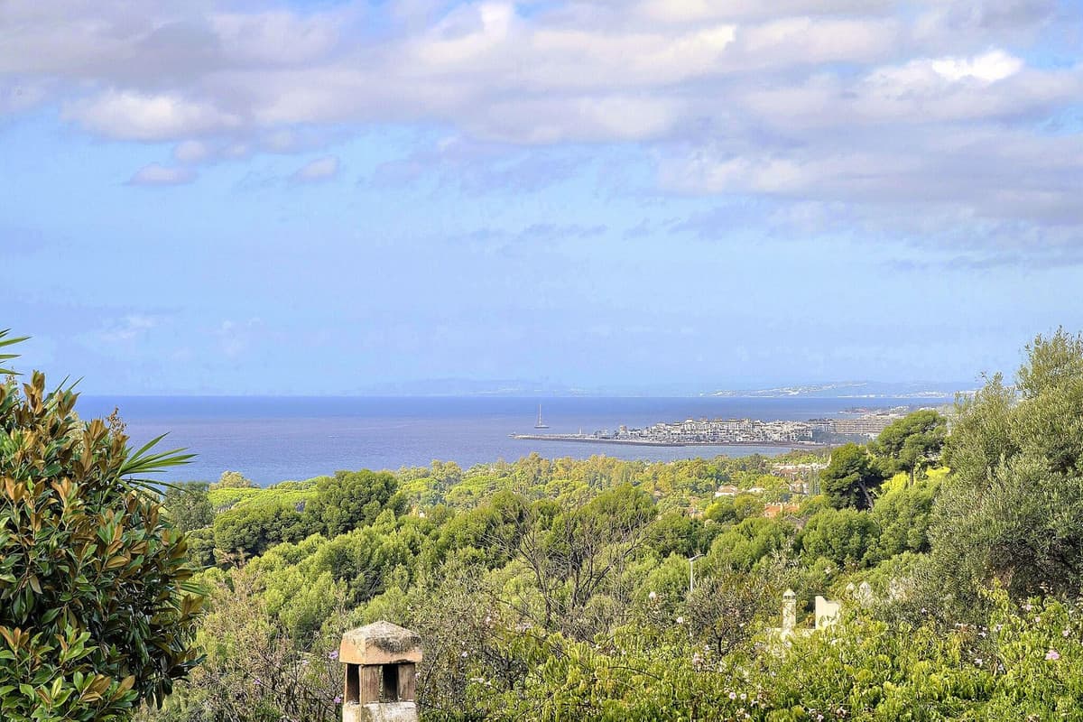 Detached Villa in Marbella — photo 9 of 10
