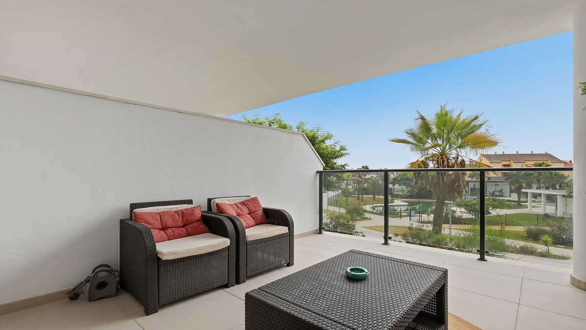 Middle Floor Apartment in Manilva — photo 3 of 10