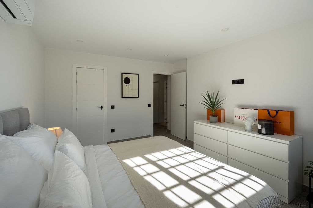 Townhouse in Nueva Andalucía — photo 10 of 10