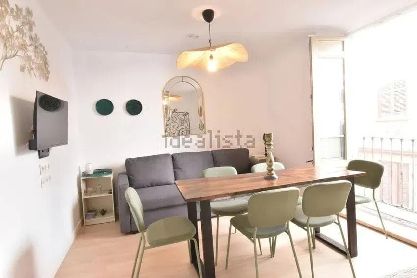 Middle Floor Apartment in Málaga — photo 4 of 10