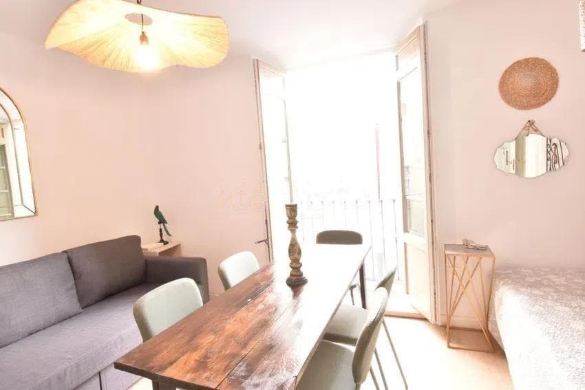 Middle Floor Apartment in Málaga — photo 6 of 10
