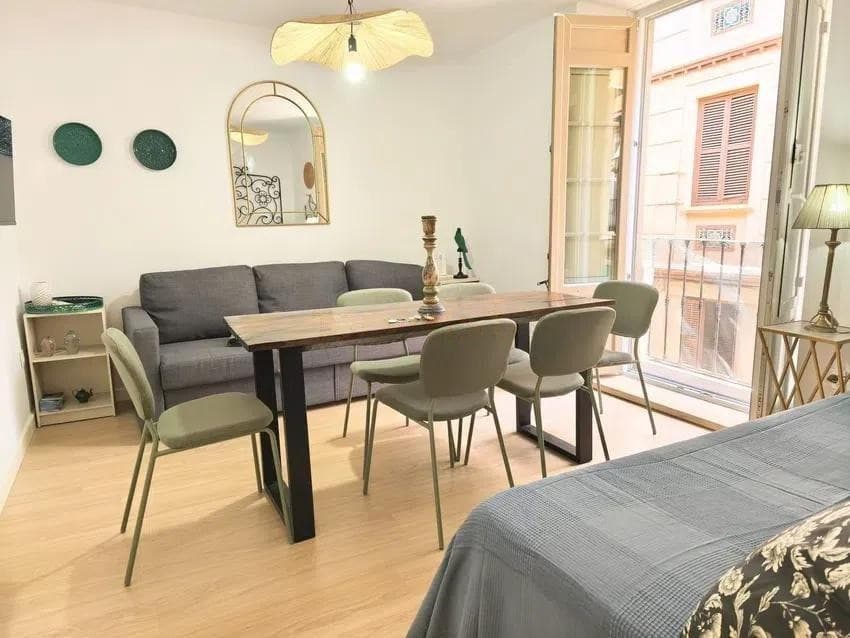 Middle Floor Apartment in Málaga — photo 7 of 10
