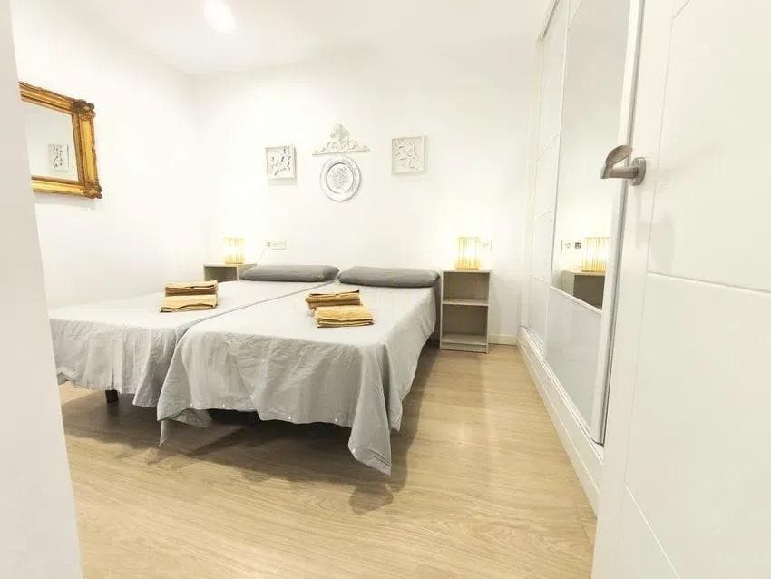 Middle Floor Apartment in Málaga — photo 8 of 10
