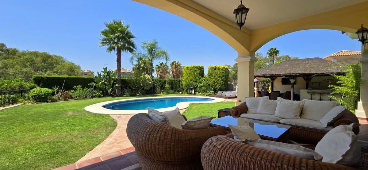 Detached Villa in Calahonda — photo 2 of 10