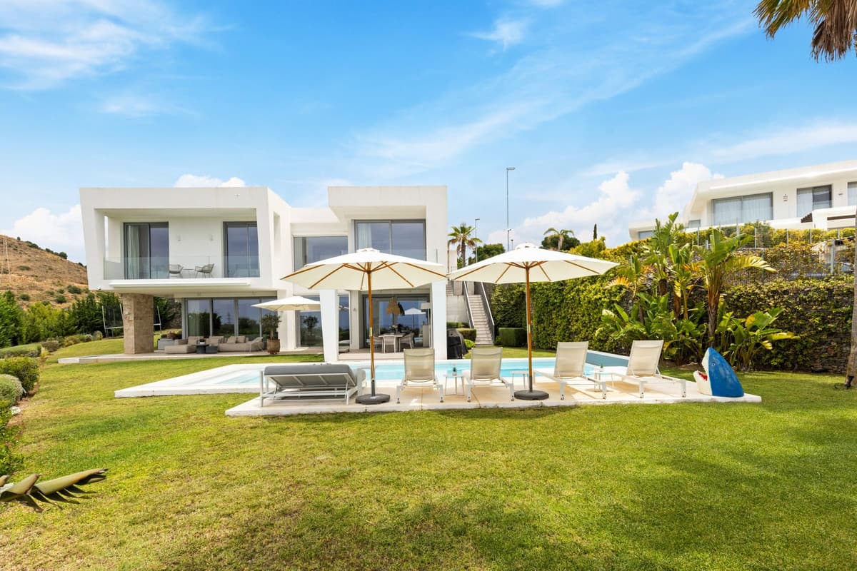 Detached Villa in Santa Clara — photo 2 of 10