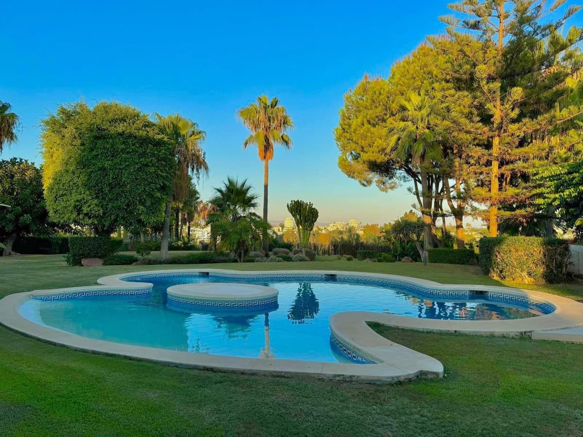 Detached Villa in Estepona — photo 3 of 10