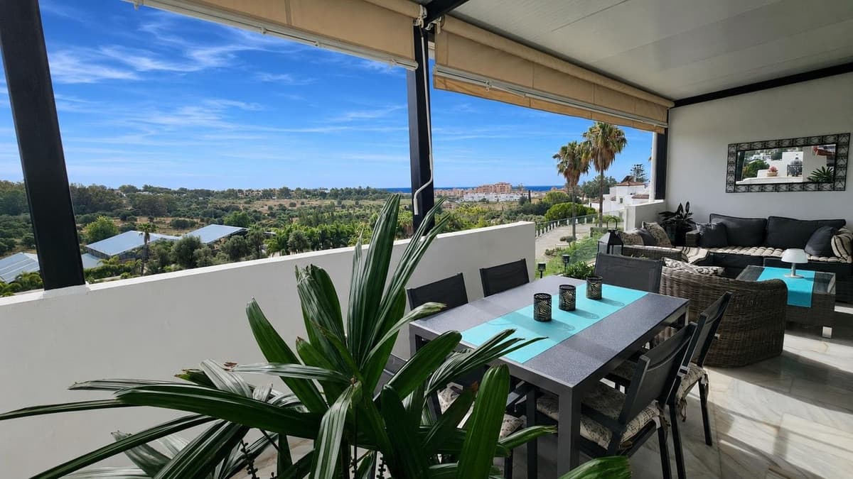 Penthouse Duplex in Bel Air — photo 2 of 10