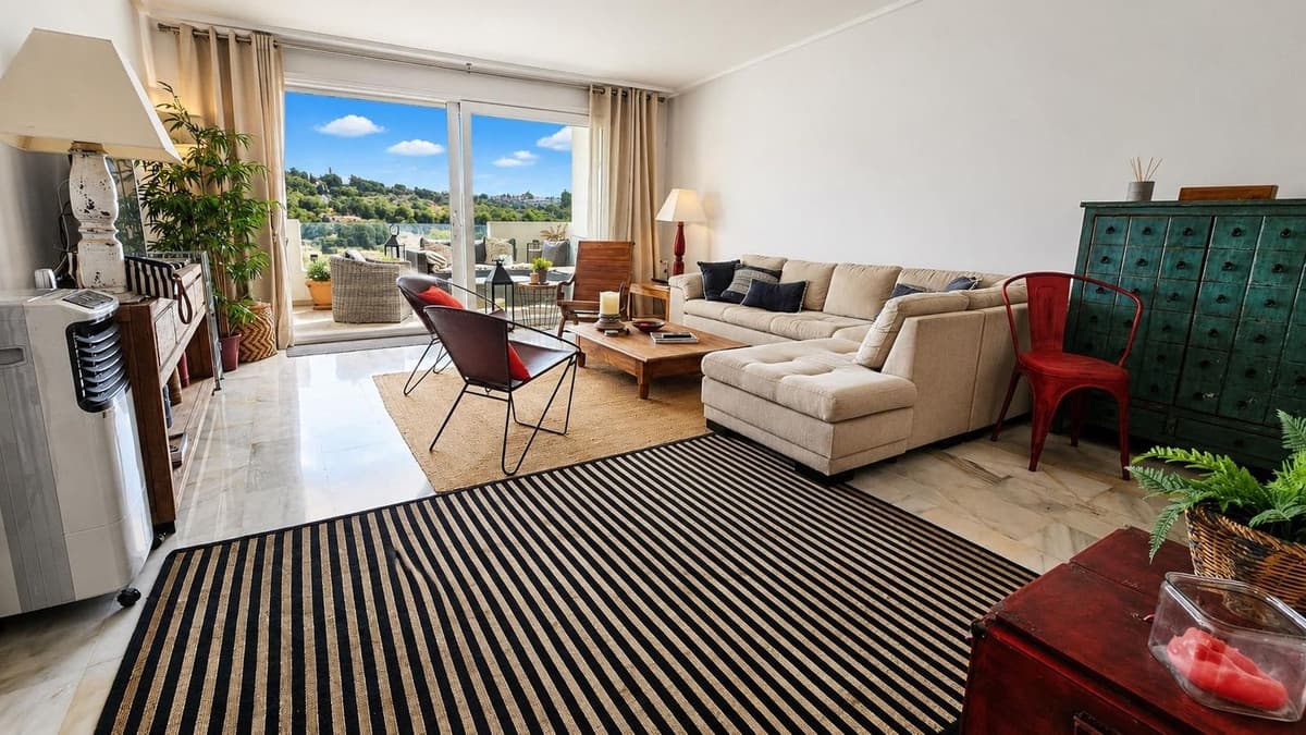 Penthouse Duplex in Bel Air — photo 5 of 10