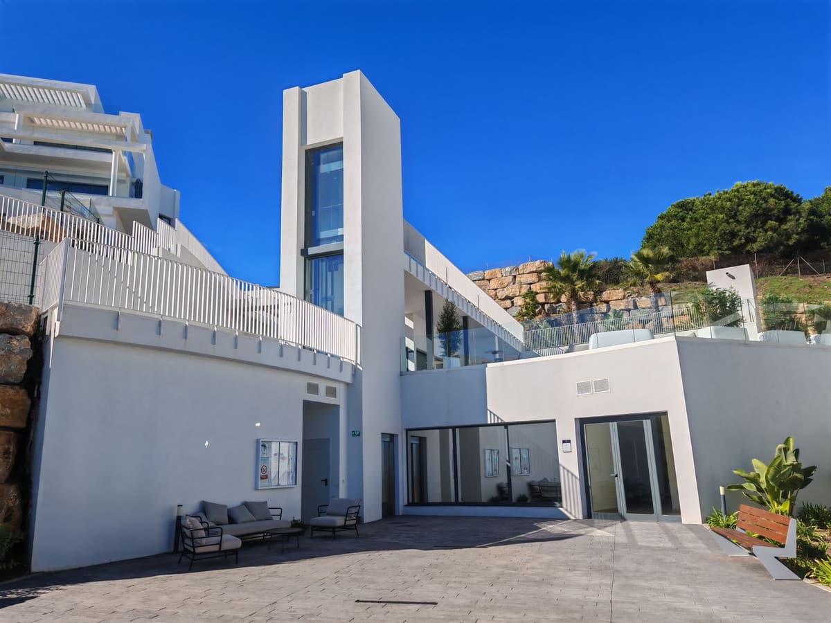 Middle Floor Apartment in Calanova Golf — photo 10 of 10