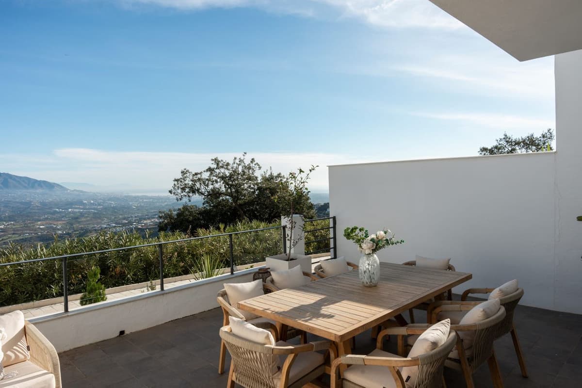 Townhouse in La Mairena — photo 5 of 10
