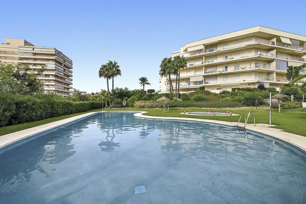 Top Floor Apartment in Benalmadena Costa — photo 3 of 10