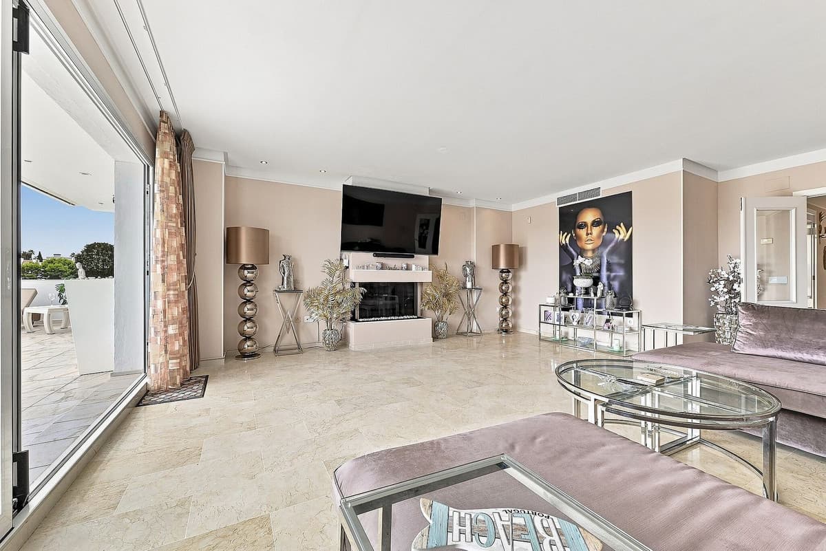 Top Floor Apartment in Benalmadena Costa — photo 9 of 10