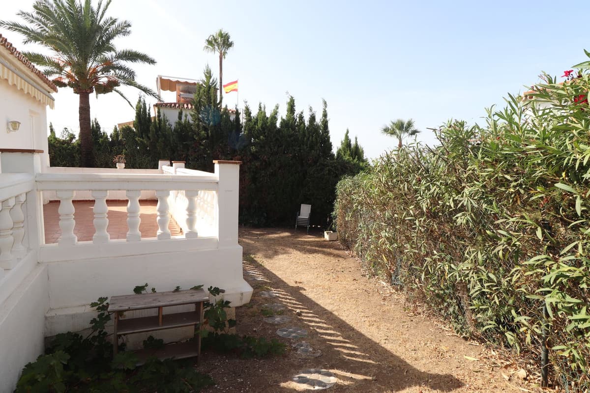 Detached Villa in El Faro — photo 8 of 10
