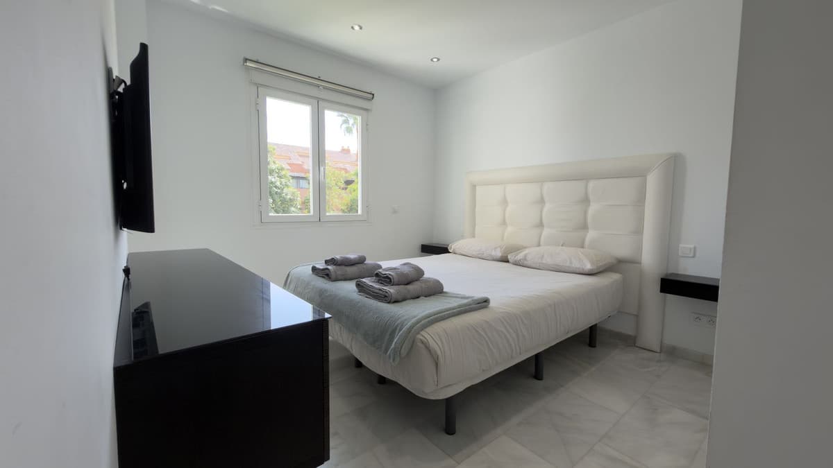 Middle Floor Apartment in Puerto Banús — photo 6 of 10