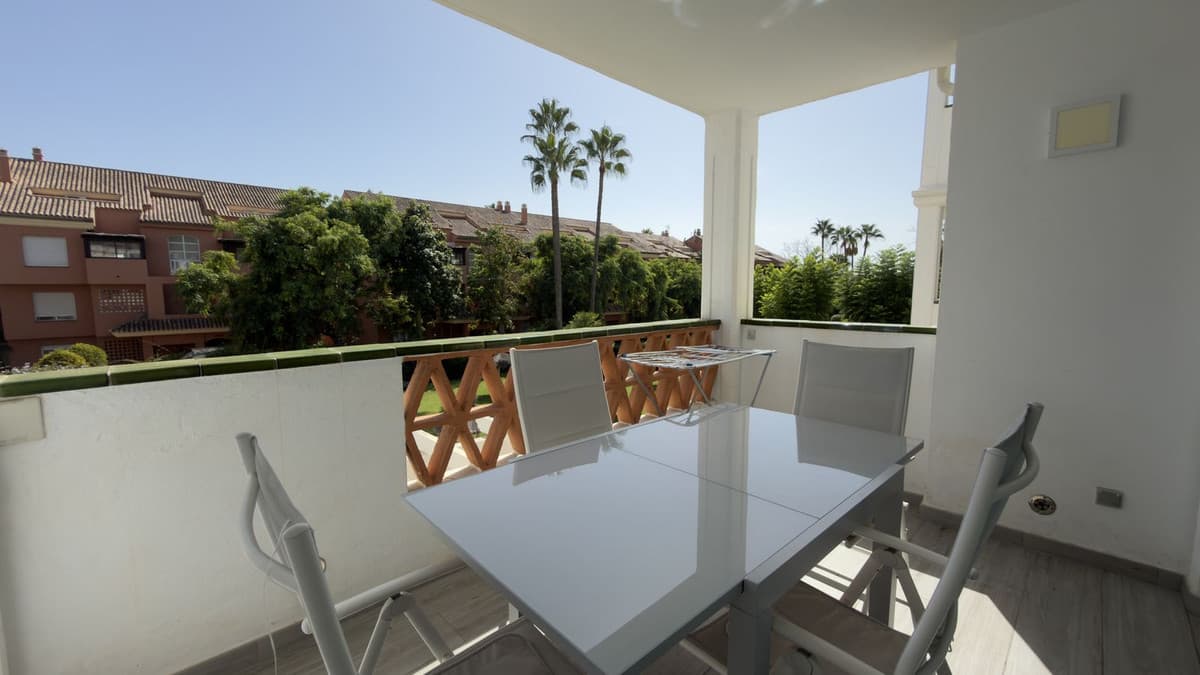 Middle Floor Apartment in Puerto Banús — photo 10 of 10