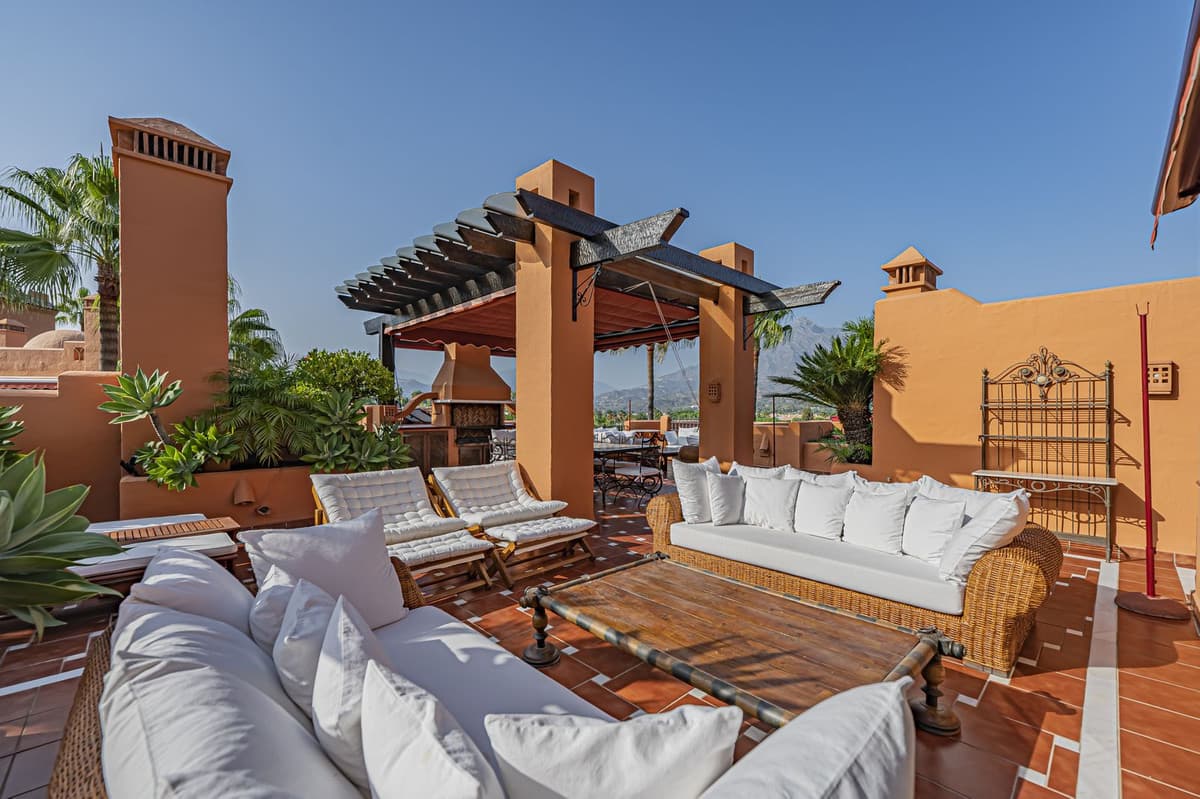 Penthouse in Puerto Banús — photo 1 of 10