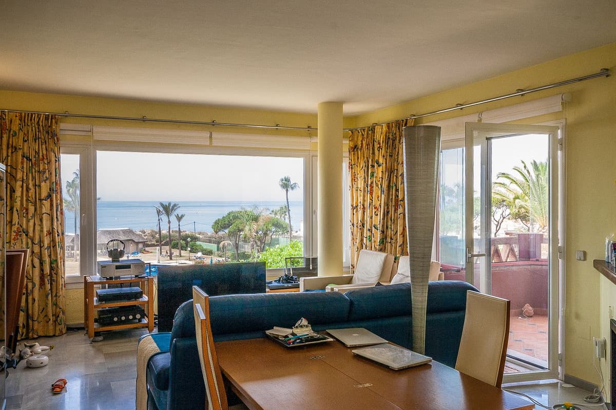 Middle Floor Apartment in Elviria — photo 8 of 10