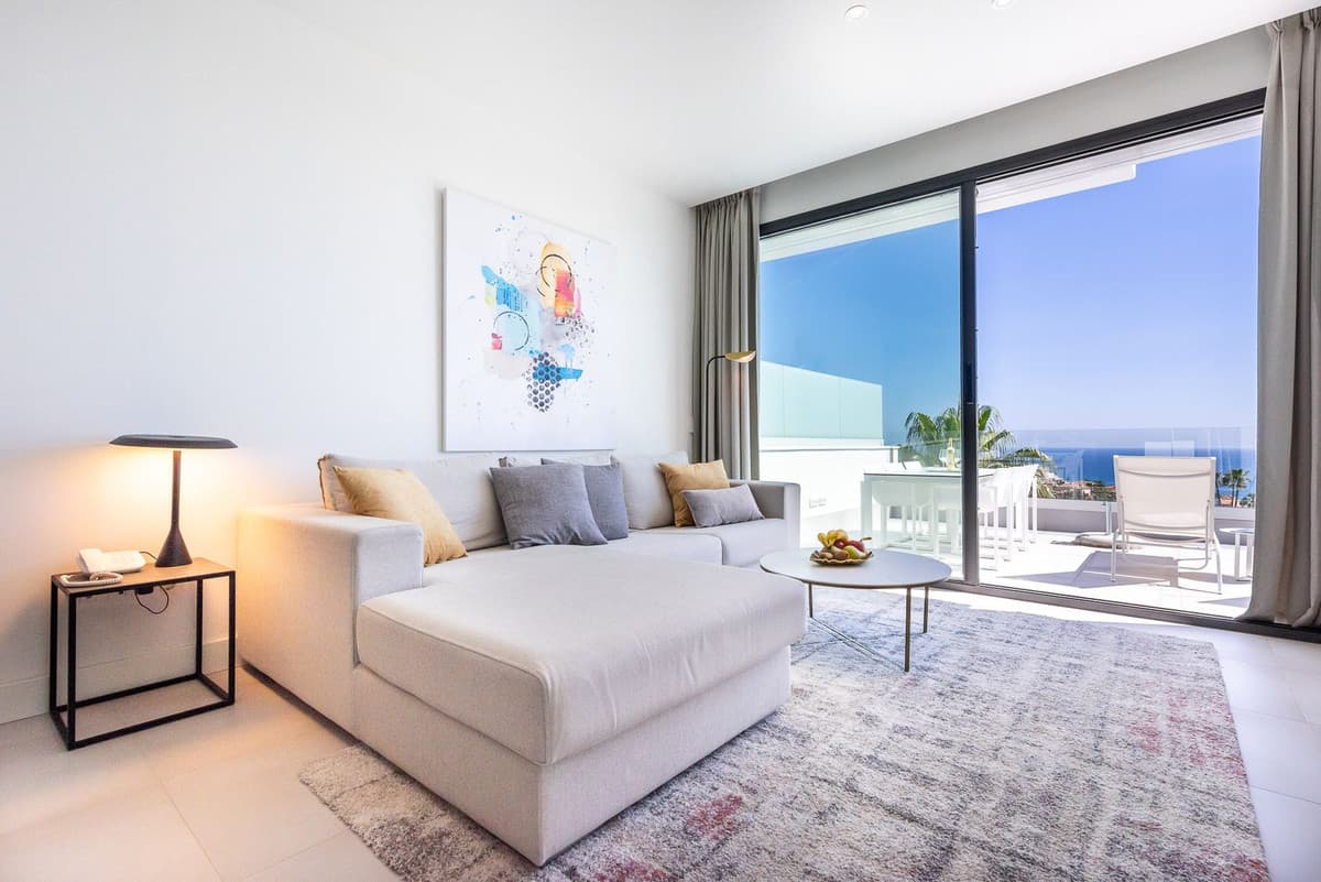 Middle Floor Apartment in Mijas — photo 5 of 10