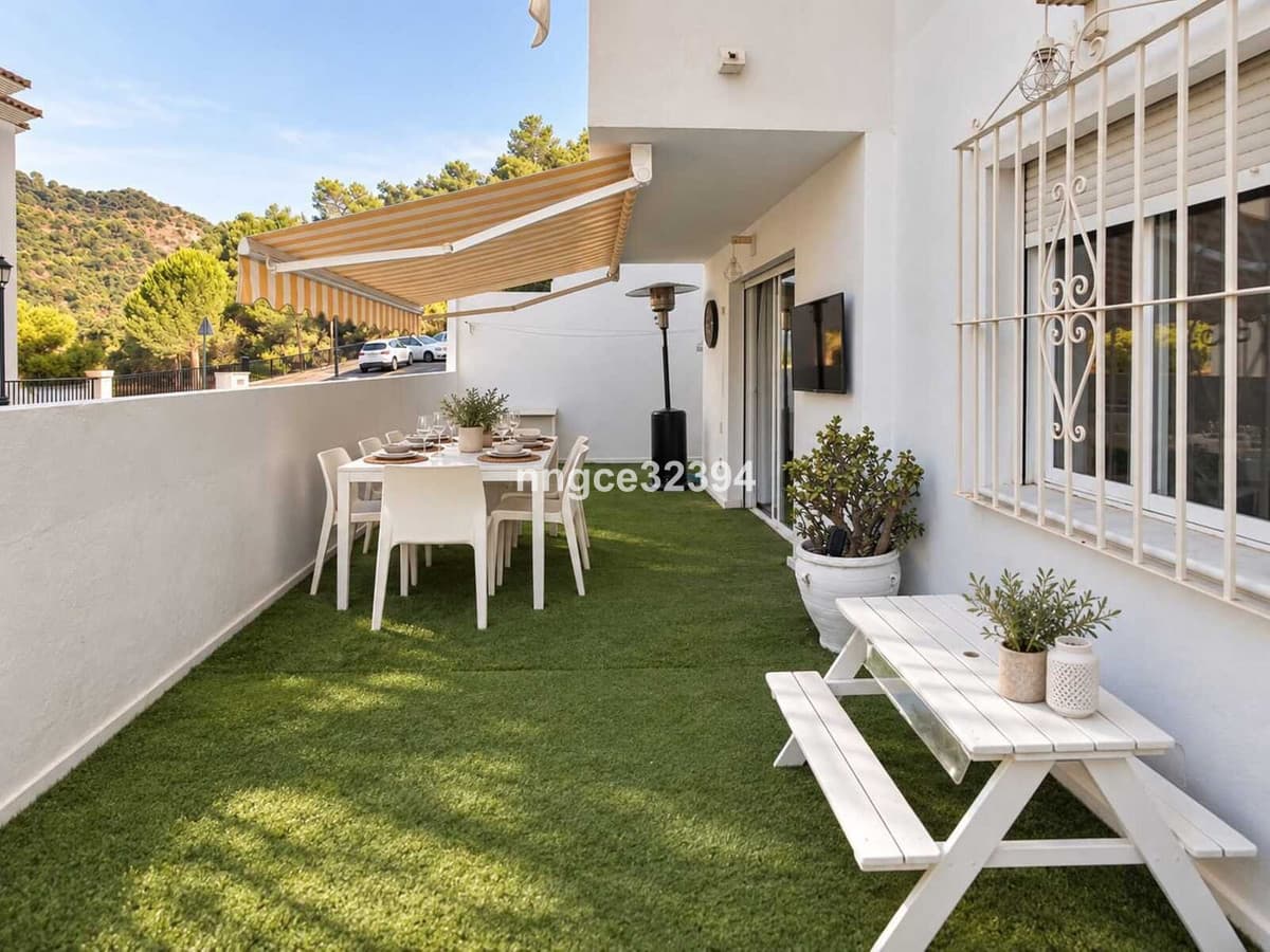 Ground Floor Apartment in Benahavís — photo 3 of 10